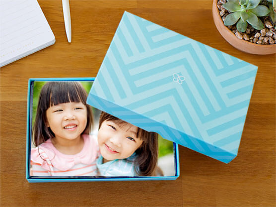 Store up to 85 of your 4x6 free prints in this stylish gift box.